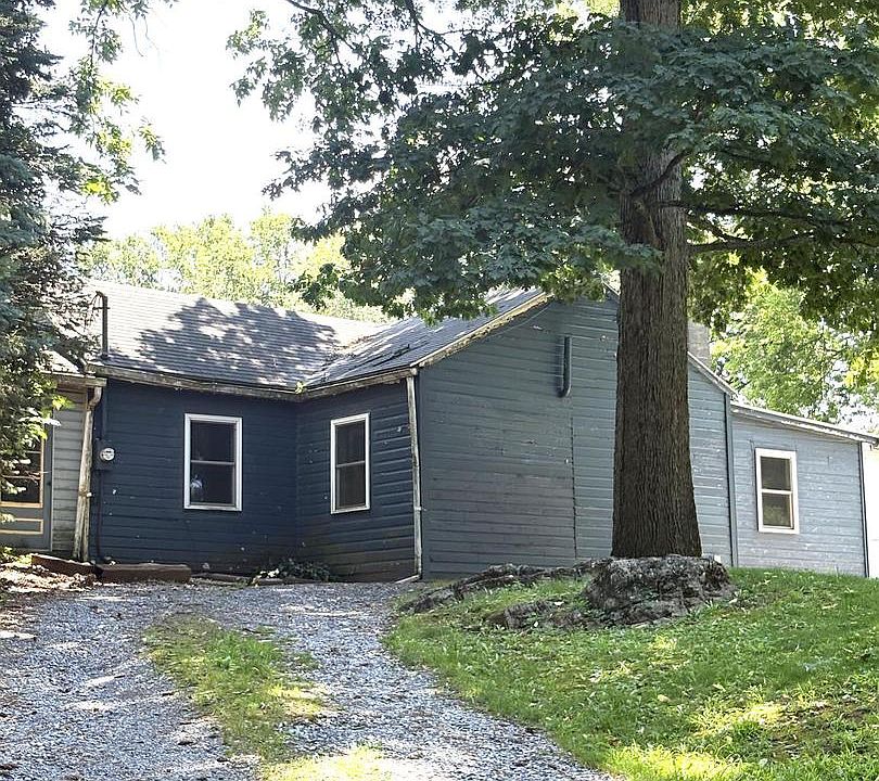 1st image of 22 Fairview St