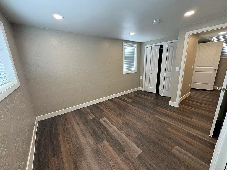 302 N 5th Ave — Photo 3