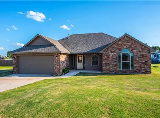 1661 Debbie Dr, Guthrie, OK 73044