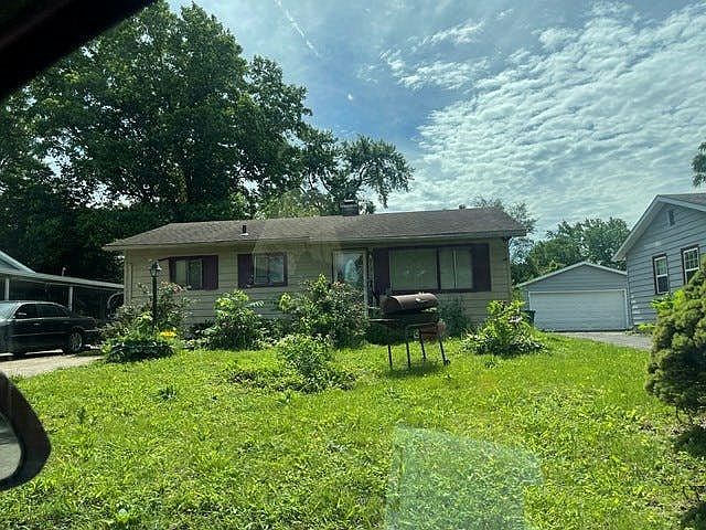 1st image of 743 Saint Nicholas Dr