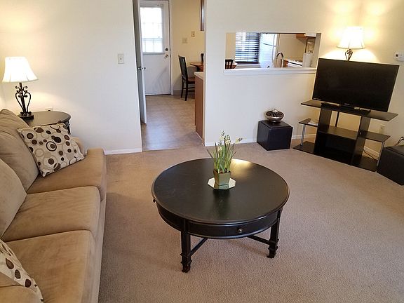 4th image of 2645 Newbury Cir #2540F