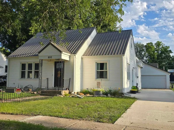 800 7th Ave, Charles City, IA 50616