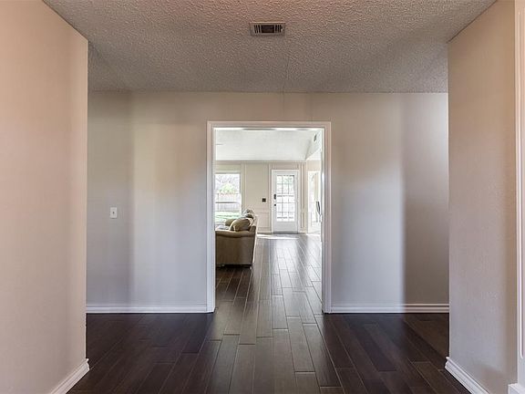 4th image of 604 Eldoro Dr