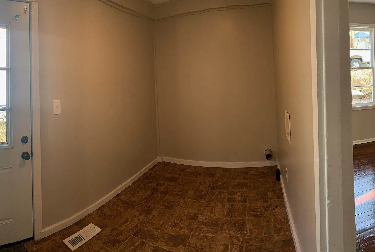 45 Lakeside Dr - 1 — Photo 4