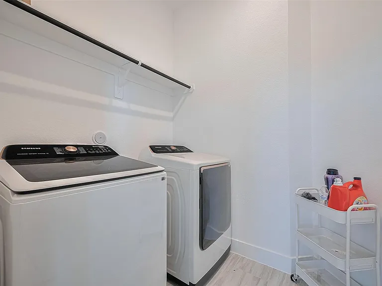 3328 Voda Bend Dr — Photo 33