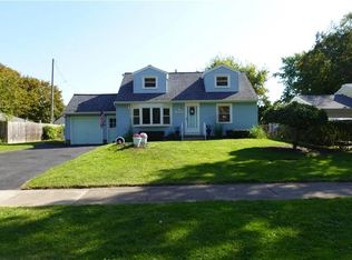 220 N Autumn Dr, Rochester, NY 14626