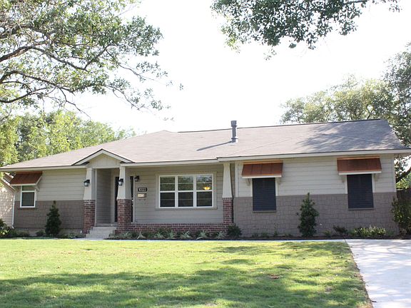 3rd image of 1022 Walton Dr