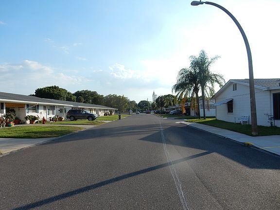 5th image of 5020 Park Lake Dr