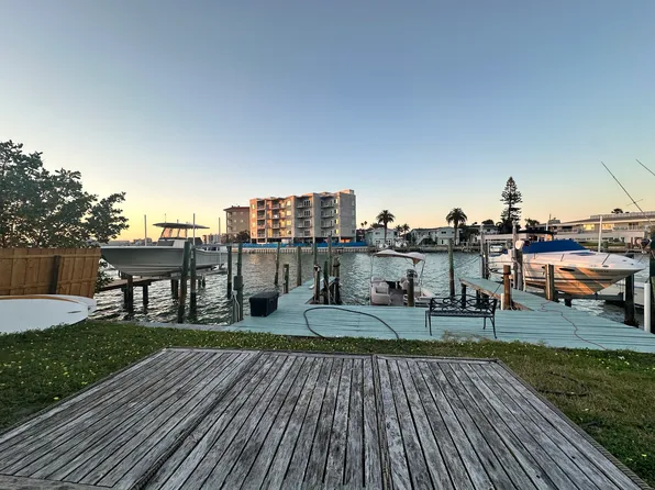 222 Dolphin Pt APT A, Clearwater Beach, FL 33767