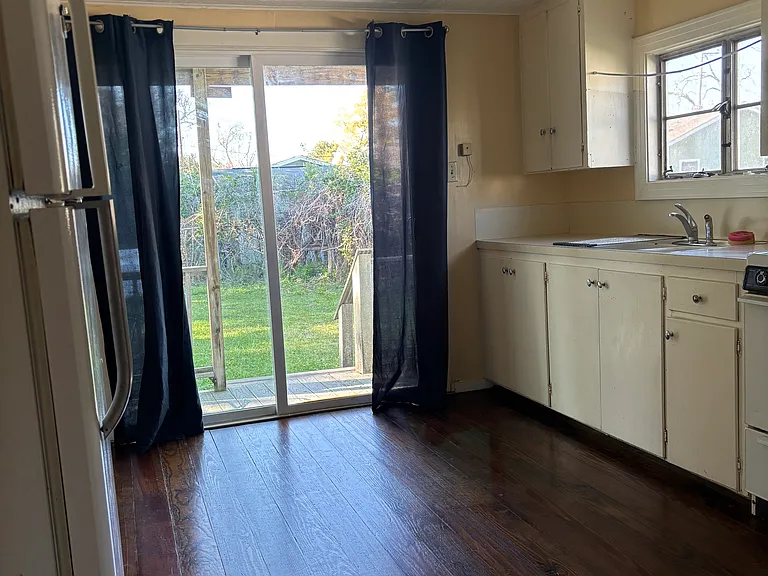 110 Louisa Blvd #3 — Photo 3