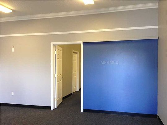 3rd image of 1010 Plaza Dr