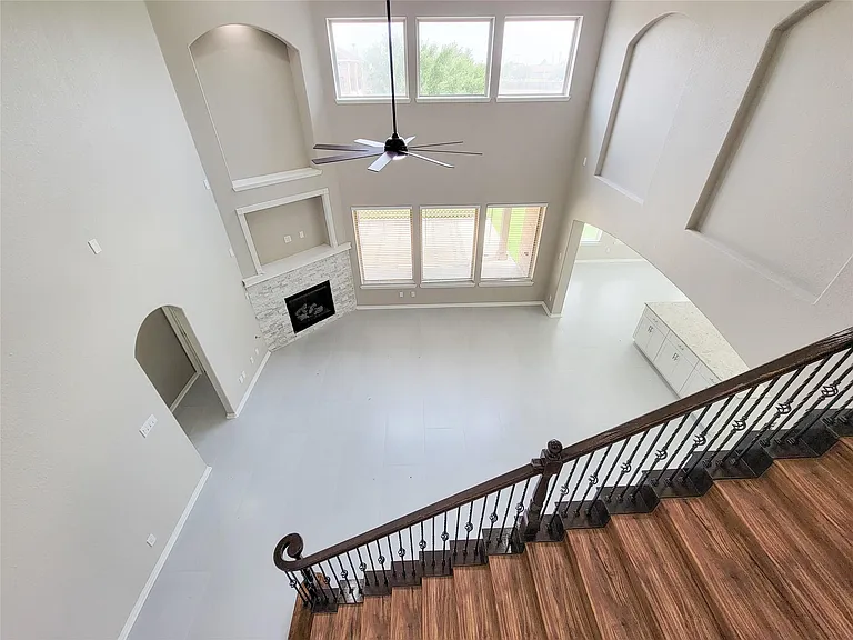 23111 Broad Springs Ct — Photo 34