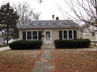 903 E Indiana St, Wheaton, IL 60187