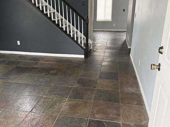 5th image of 384 Reston Cir
