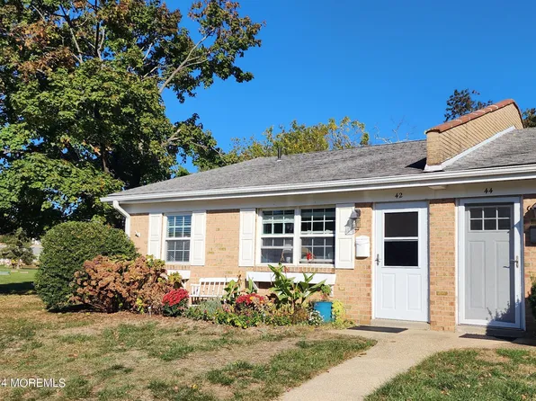 42 Waterfront Drive #216, Brick, NJ 08724