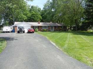 729 Navajo Trl, Macedonia, OH 44056