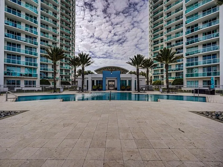 241 Riverside Dr #2610 — Photo 36