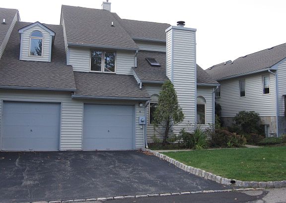 2nd image of 4 Bongart Dr