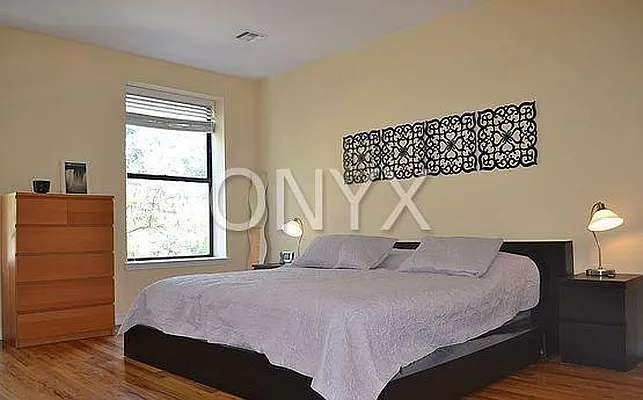 Rented by Onyx Group of New York | media 23