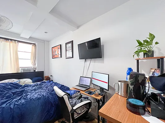 Rented by Compass | media 42