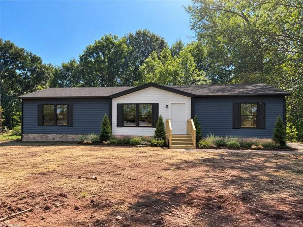1113 Better Brook Ln, Lincolnton, NC 28092