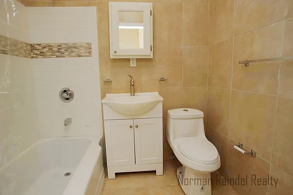 Rented by Norman Raindel, LREB | media 26