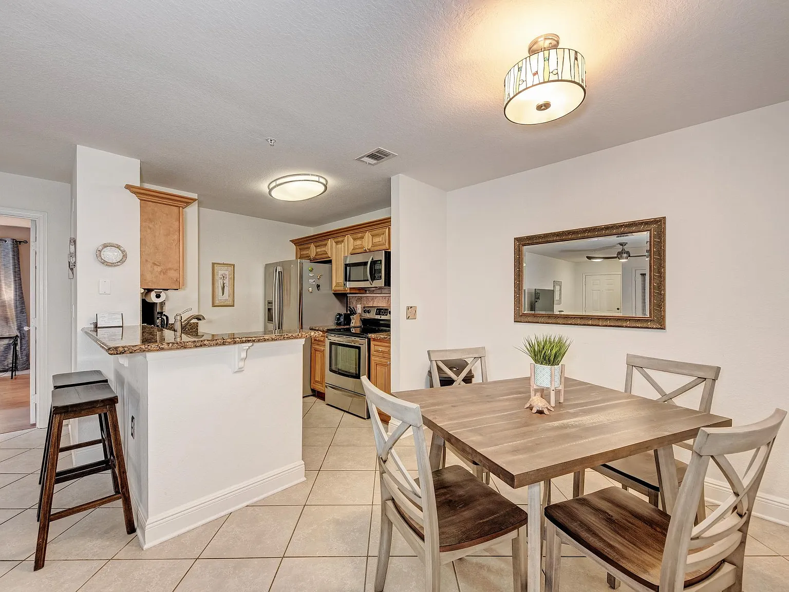 2 bed, 986 sqft, $2,500 — Photo 3