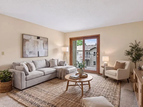 1799 1/2 County Road East E #30, Saint Paul, MN 55110