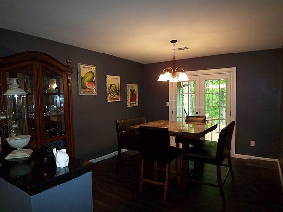 5th image of 228 Walnut Ln