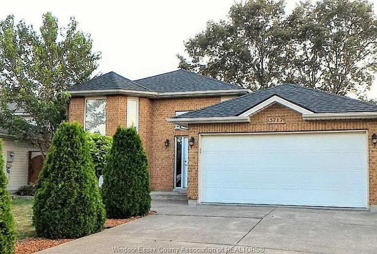 3717 Maguire St — Photo 1