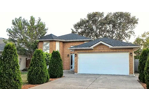 3717 Maguire St Photo 1