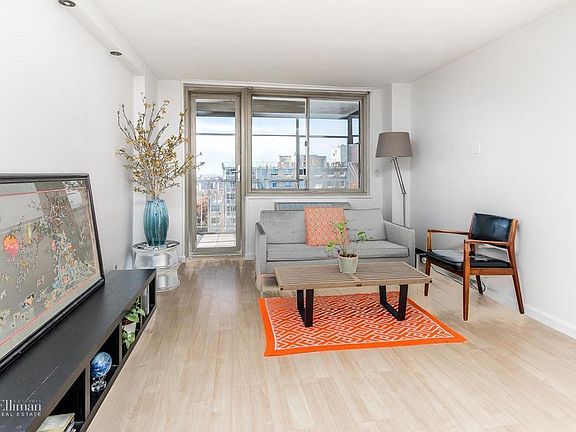 3rd image of 11818 Union Tpke APT 21G