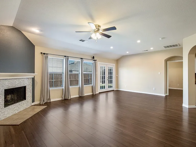 14536 Crystal Lake Dr — Photo 5