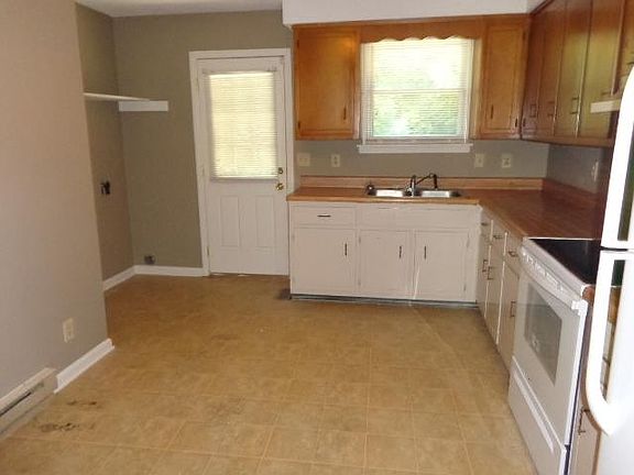 3rd image of 358 Ryder Ave #B
