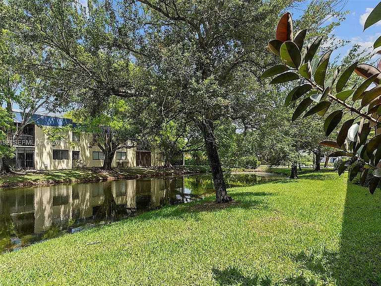 193 Lakeview Dr #103 — Photo 43