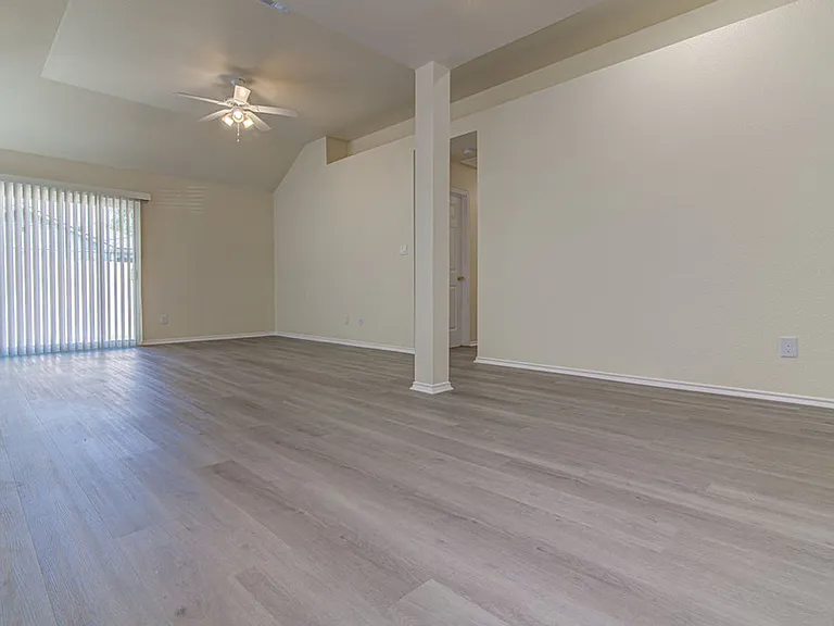 1604 Southwestern Trl — Photo 2