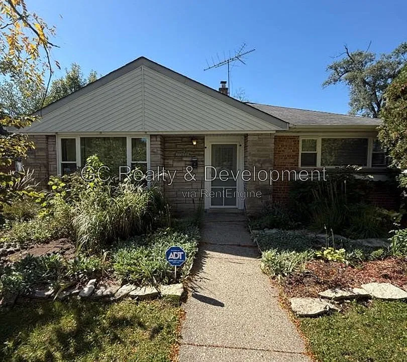 17638 Roosevelt Ave