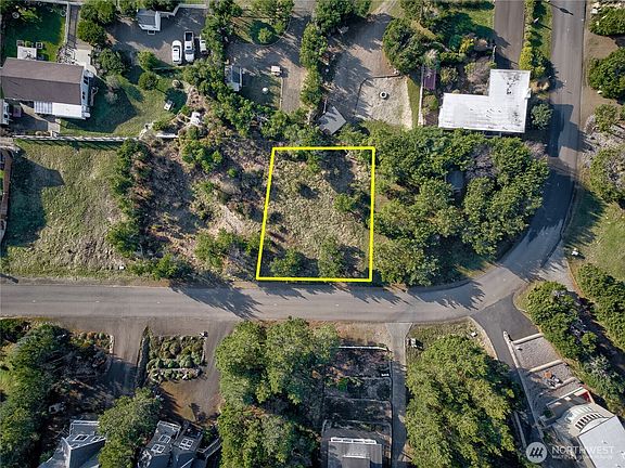 3rd image of 35513 J Place