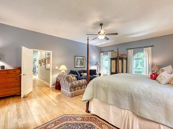 23rd image of 198 Riverbend Dr