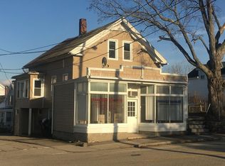 105 School St, Webster, MA 01570