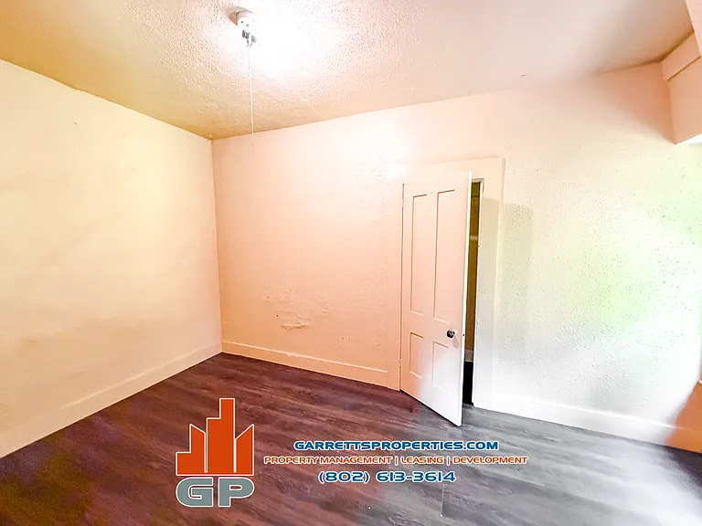 1658 Main St #5 — Photo 5
