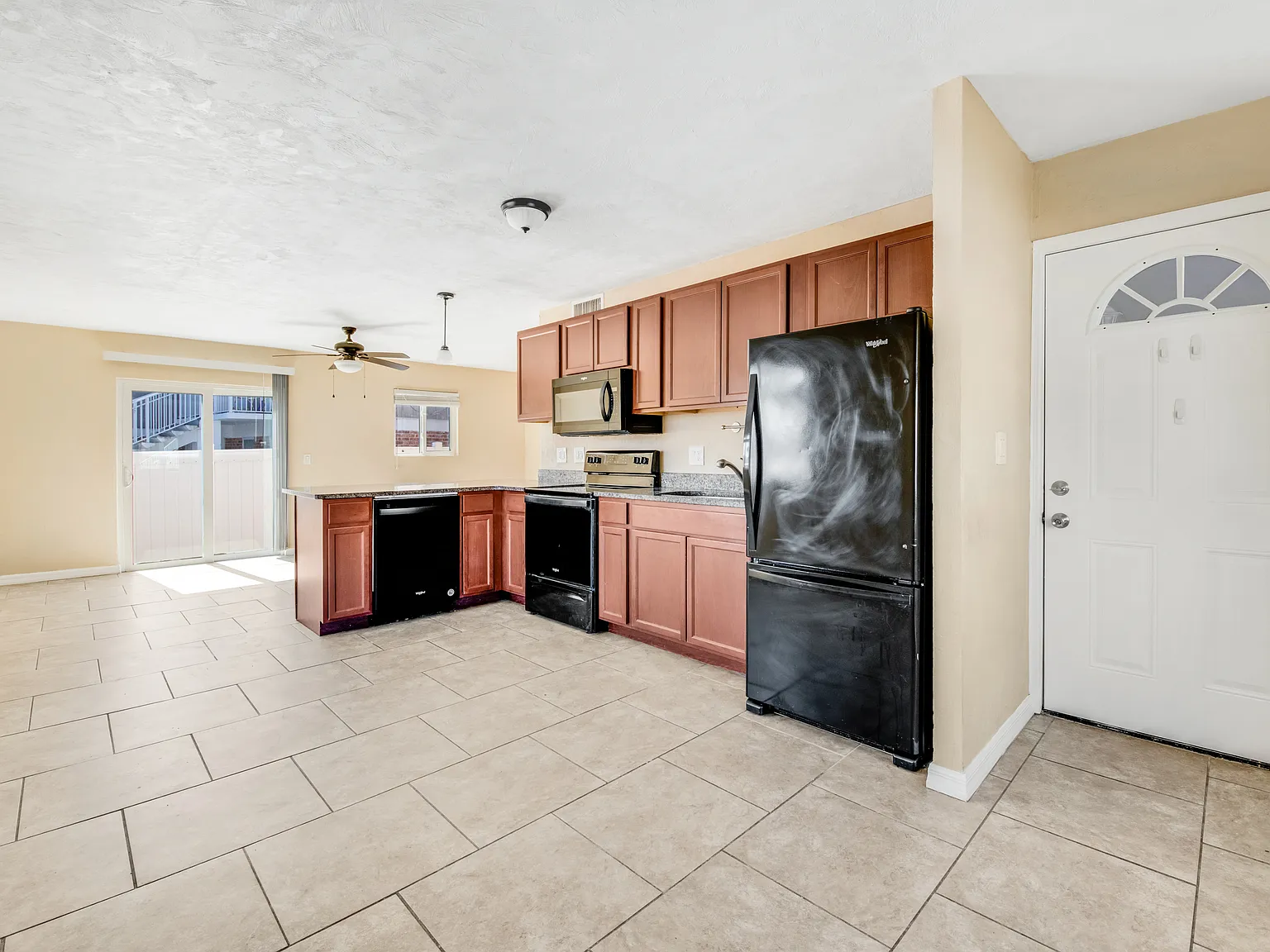 2 bed, 925 sqft, $1,500 — Photo 3