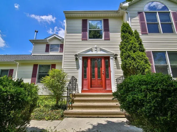 103 Smiley Ln, Stroudsburg, PA 18360