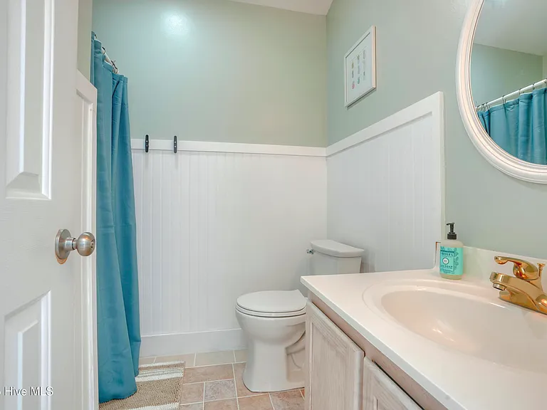 3994 Island Dr — Photo 36