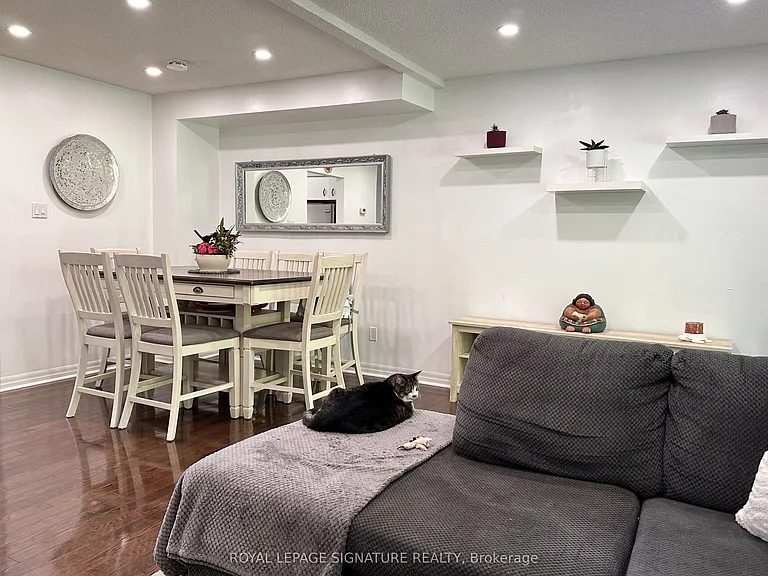 602 Gibney Cres — Photo 4