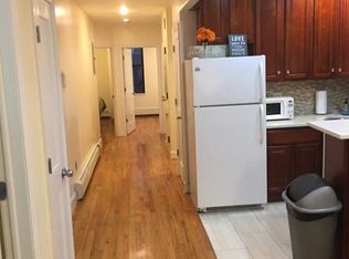 389 8th Ave #A, New York, NY 10001