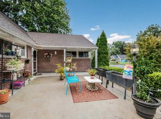 78 Forsythia Dr N, Levittown, PA 19056