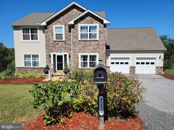 3230 Rexwood Dr, Glen Rock, PA 17327