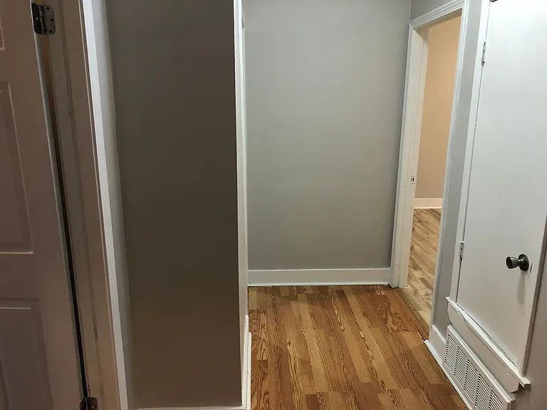 493 Southern St — Photo 9
