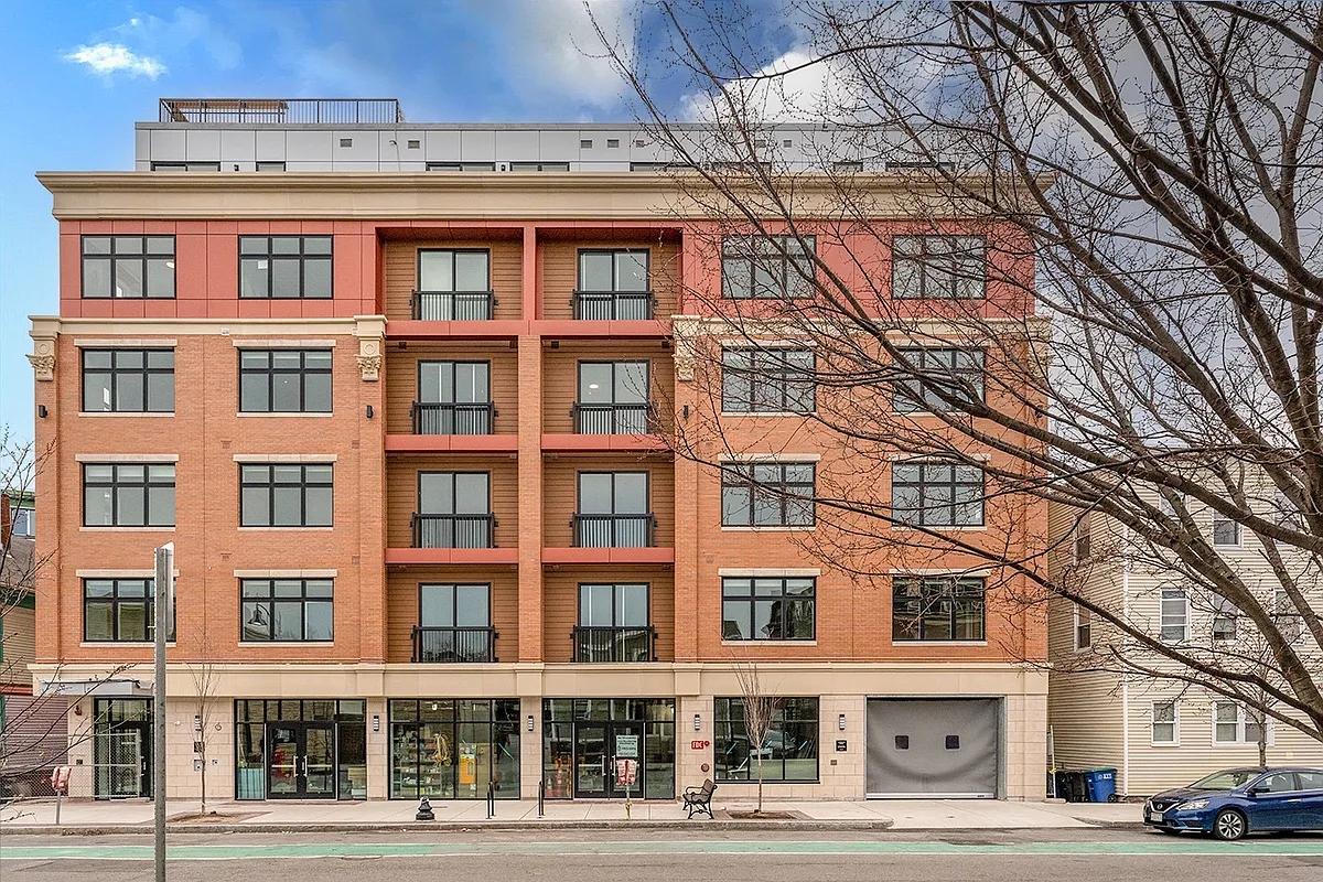 Building Photo - Union 346